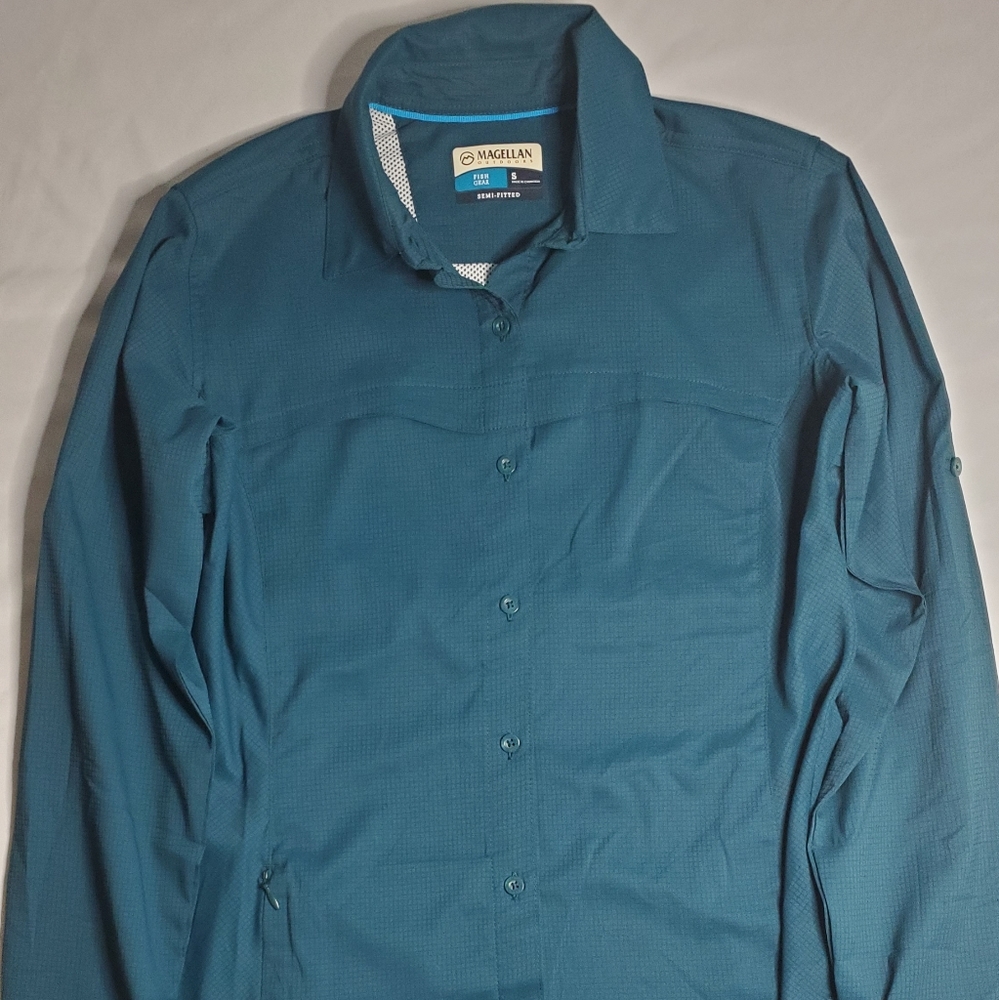 Magellan Womens Medium Green Fish Gear Semi Fitted